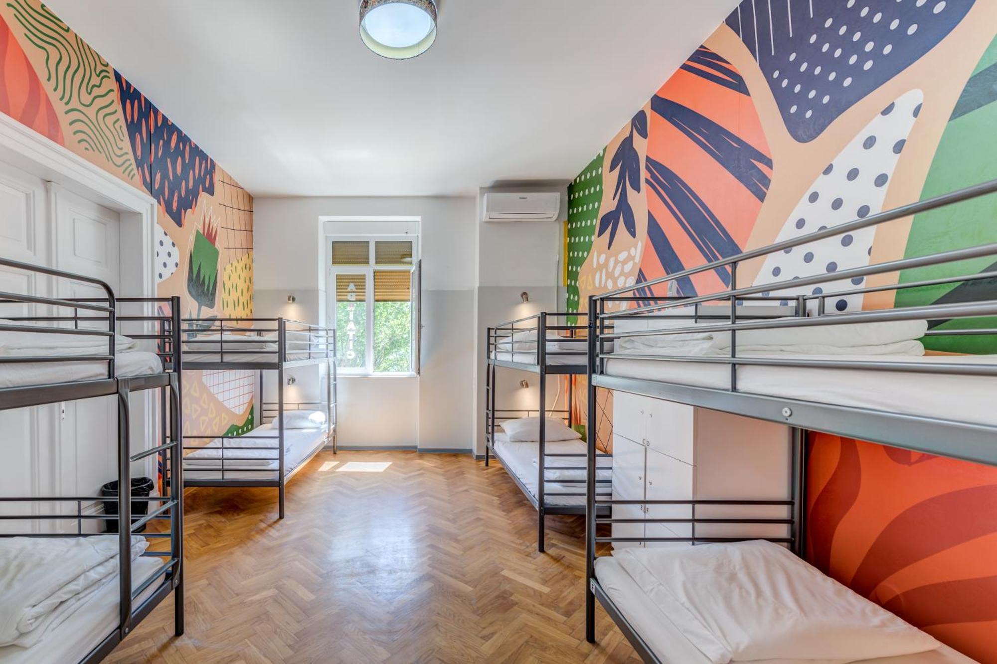 Hostel Colors Of Adriatic - Youth Only Split Exterior photo