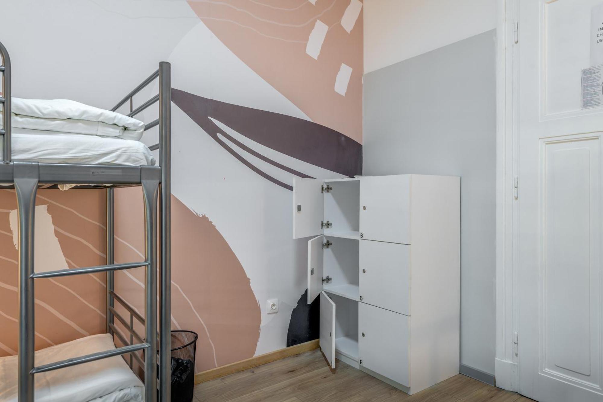 Hostel Colors Of Adriatic - Youth Only Split Exterior photo