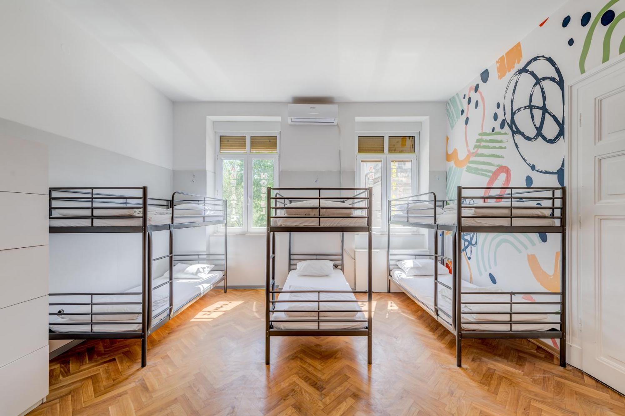 Hostel Colors Of Adriatic - Youth Only Split Exterior photo