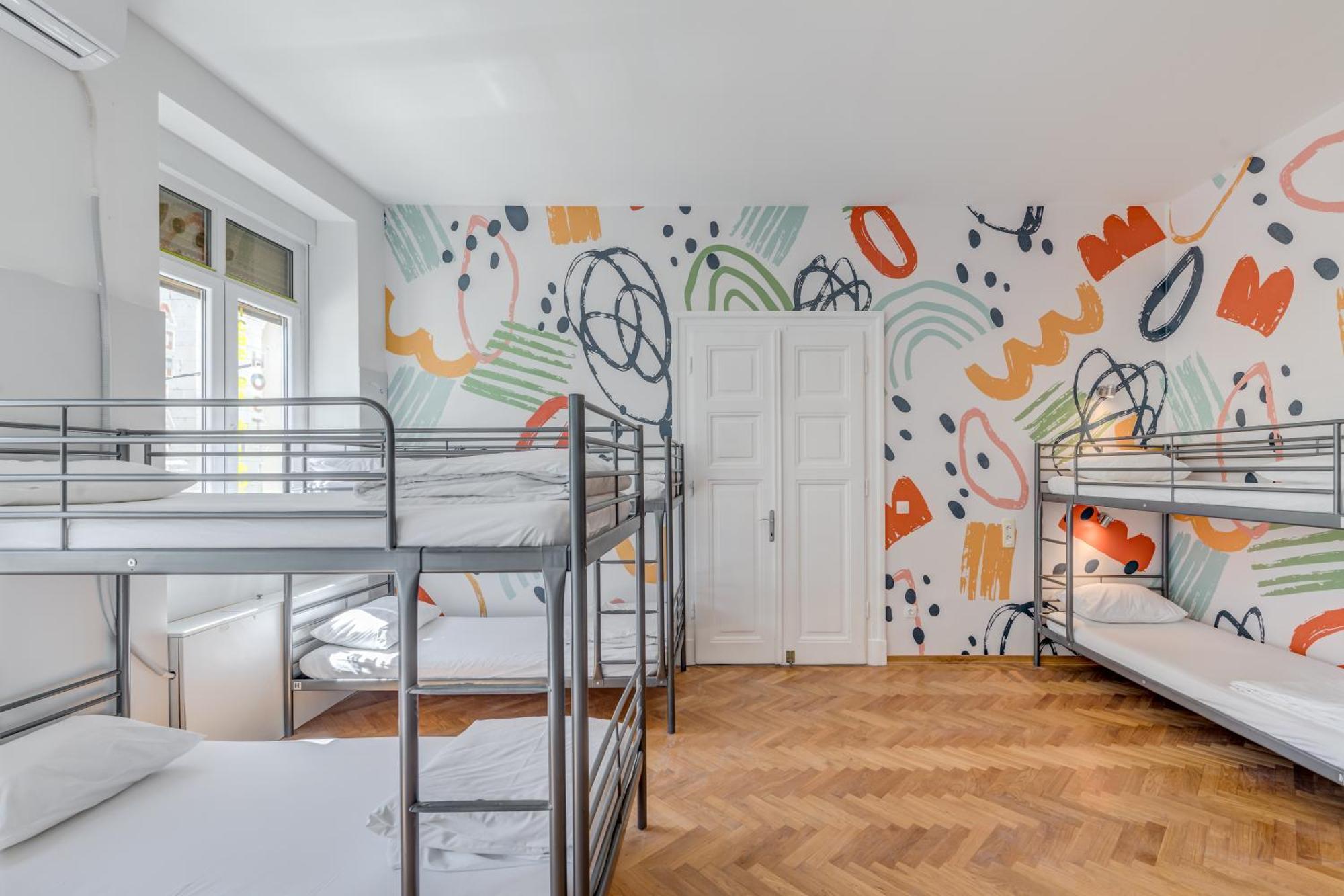 Hostel Colors Of Adriatic - Youth Only Split Exterior photo