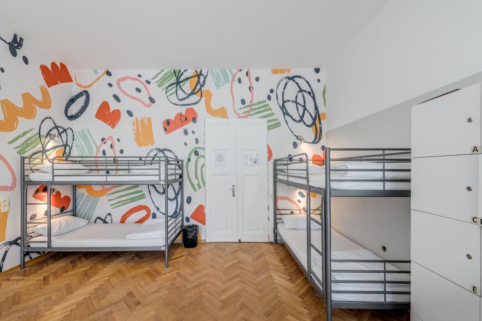 Hostel Colors Of Adriatic - Youth Only Split Exterior photo